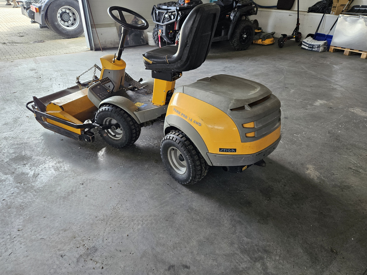 Stiga Park Pro 16 4WD - Garden mower: picture 4 Stiga Park Pro 16 4WD - Garden mower: picture 4