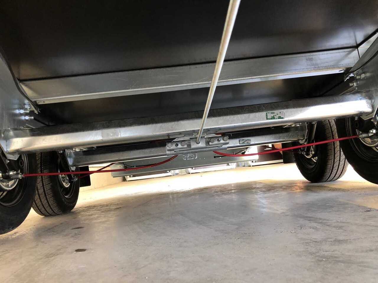 Closed box trailer BLYSS F2030HTD Aeroschräge Kofferanhänger: picture 12 Closed box trailer BLYSS F2030HTD Aeroschräge Kofferanhänger: picture 12