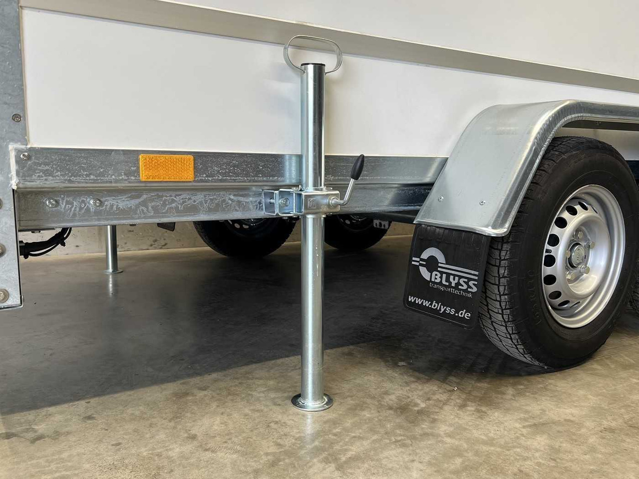 Closed box trailer BLYSS F2736HTD Rampe Seitentür Kofferanhänger: picture 8 Closed box trailer BLYSS F2736HTD Rampe Seitentür Kofferanhänger: picture 8