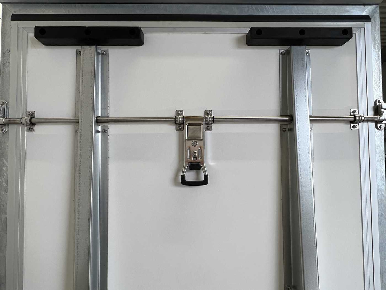 Closed box trailer BLYSS F2736HTD Rampe Seitentür Kofferanhänger: picture 15 Closed box trailer BLYSS F2736HTD Rampe Seitentür Kofferanhänger: picture 15