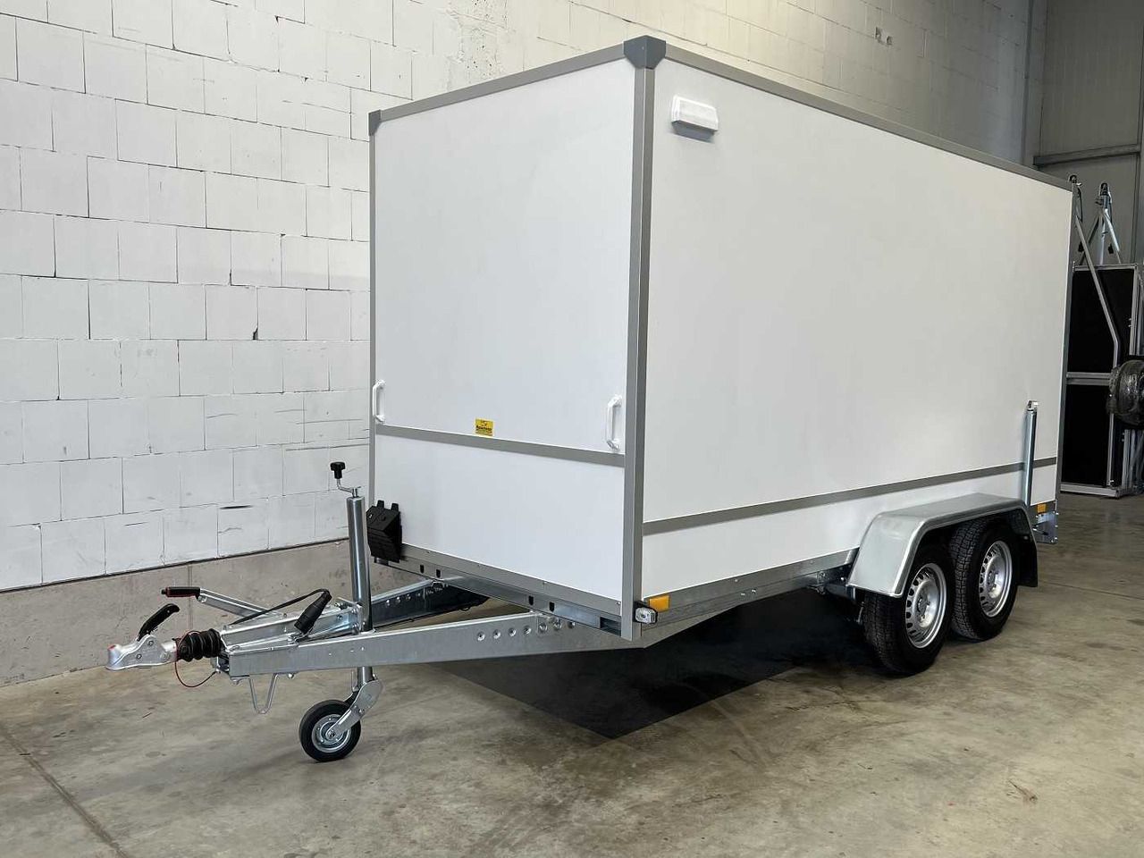 Closed box trailer BLYSS F2736HTD Rampe Seitentür Kofferanhänger: picture 25 Closed box trailer BLYSS F2736HTD Rampe Seitentür Kofferanhänger: picture 25