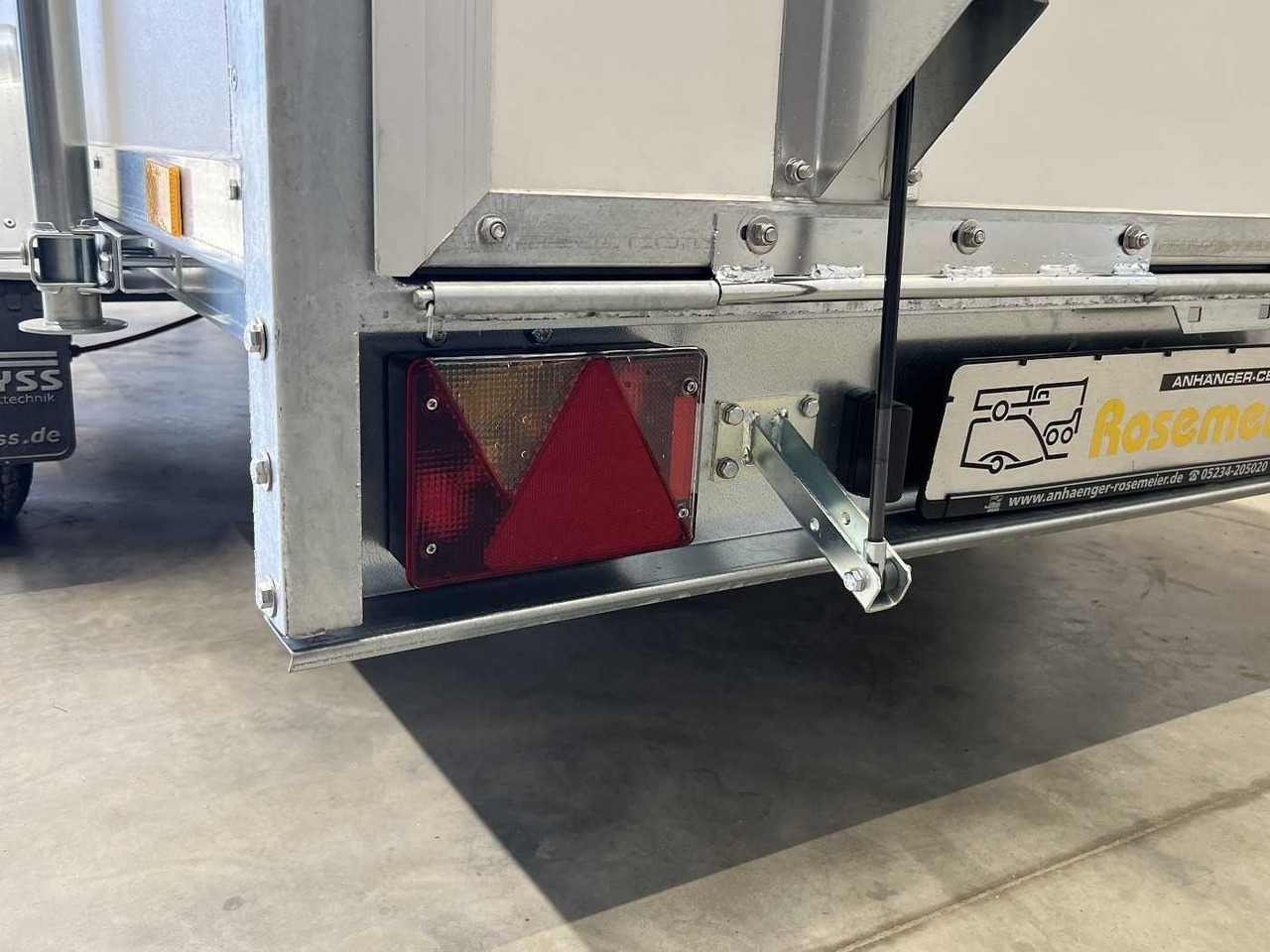 Closed box trailer BLYSS F2736HTD Rampe Seitentür Kofferanhänger: picture 19 Closed box trailer BLYSS F2736HTD Rampe Seitentür Kofferanhänger: picture 19