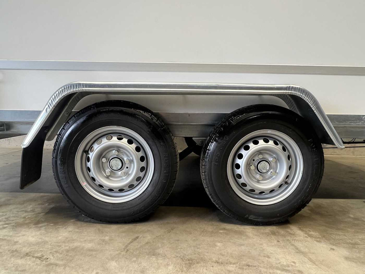 Closed box trailer BLYSS F2736HTD Rampe Seitentür Kofferanhänger: picture 17 Closed box trailer BLYSS F2736HTD Rampe Seitentür Kofferanhänger: picture 17