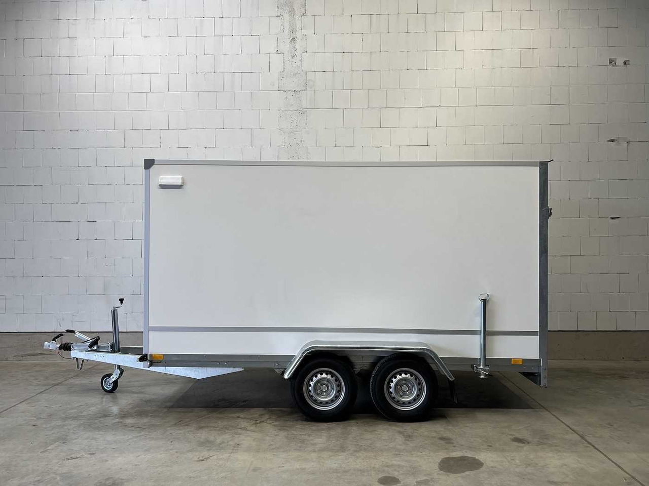 Closed box trailer BLYSS F2736HTD Rampe Seitentür Kofferanhänger: picture 23 Closed box trailer BLYSS F2736HTD Rampe Seitentür Kofferanhänger: picture 23