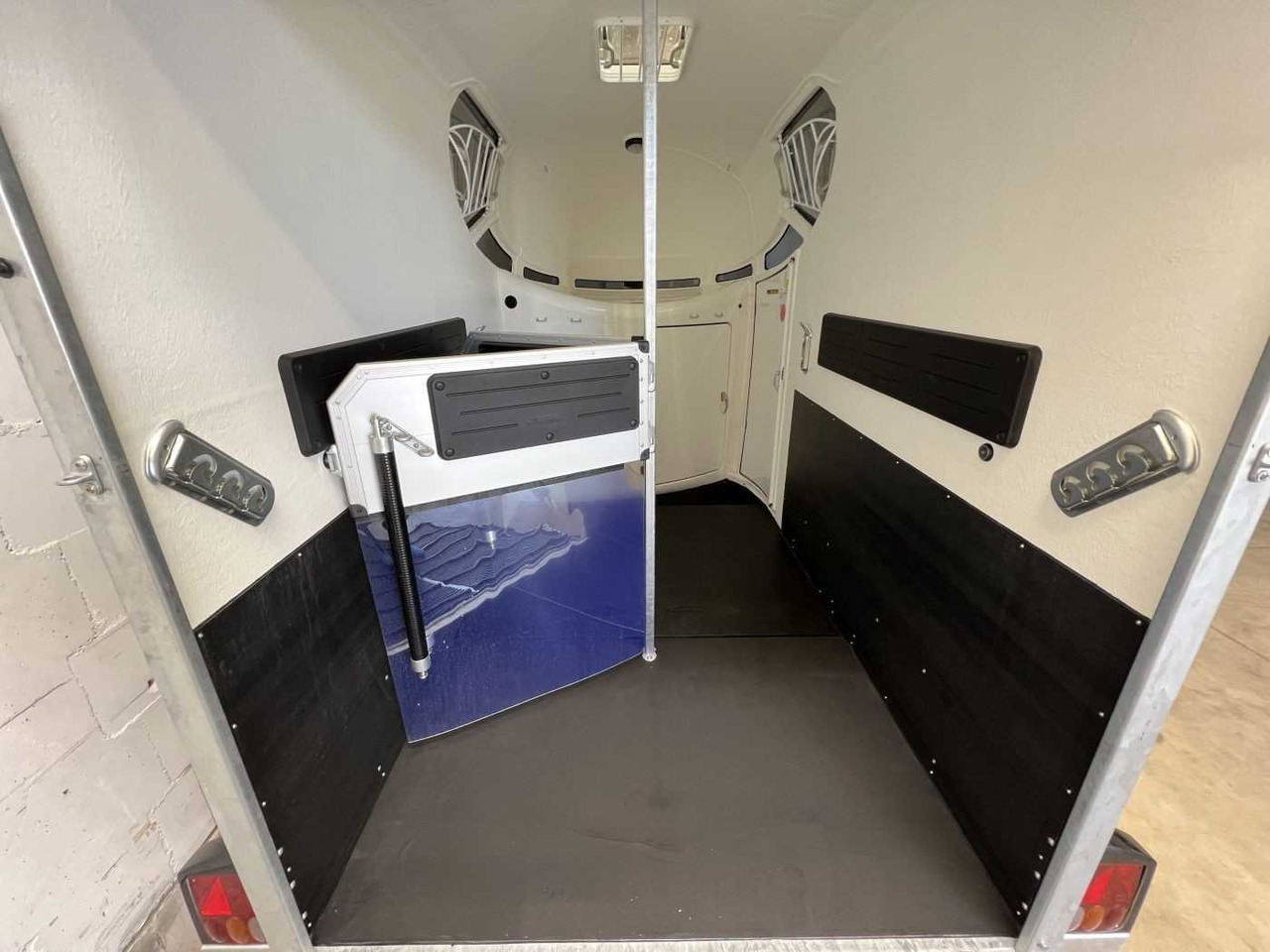 Horse trailer BOECKMANN Neo SKA WCF Kabel V Pferdeanhänger: picture 12