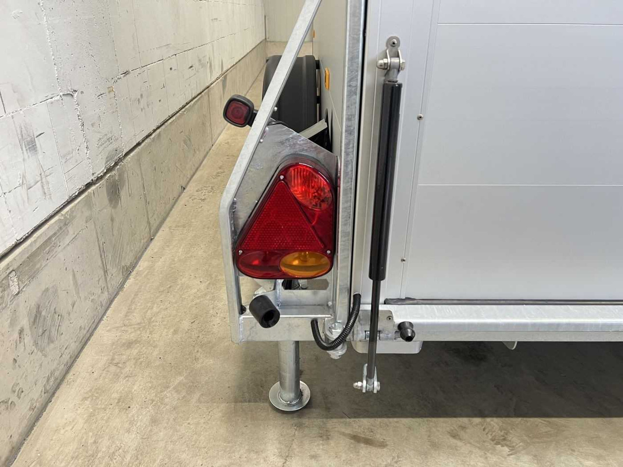 Motorcycle trailer CHEVAL LIBERTE DEBON C400 Roadster Kofferanhänger: picture 15