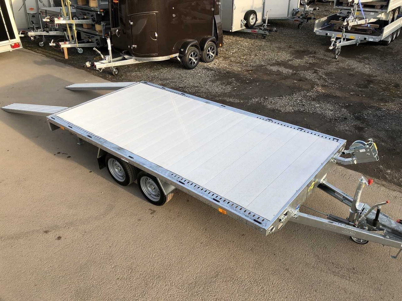 HUMBAUR Universal 3500 Aluboden Universaltransporter - Autotransporter trailer: picture 1 HUMBAUR Universal 3500 Aluboden Universaltransporter - Autotransporter trailer: picture 1