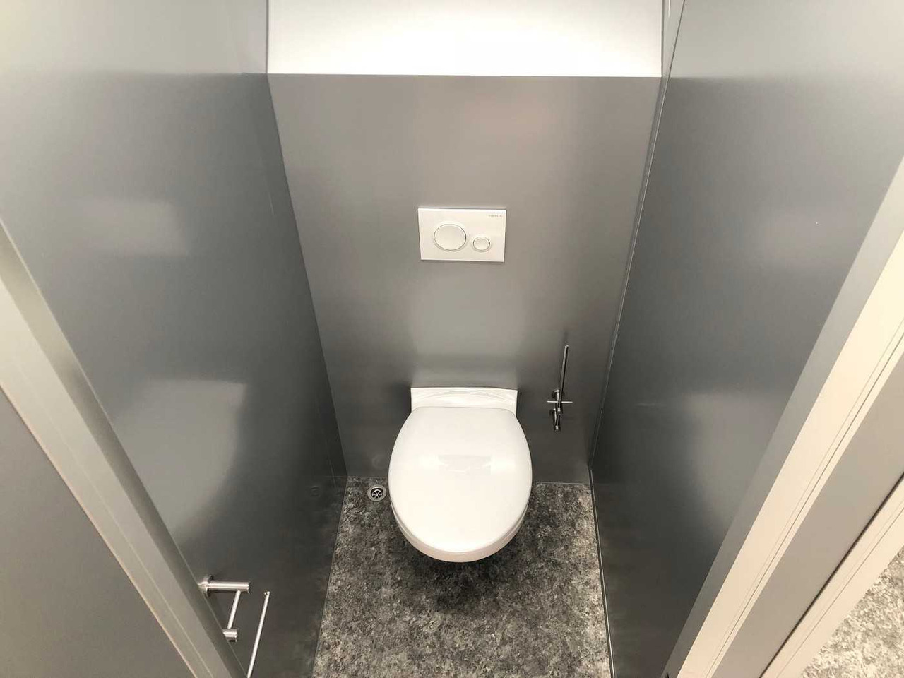 Trailer ROSEMEIER VE 4 Damen, 1 Herren, 4 Urinale Toilettenanhänger: picture 10