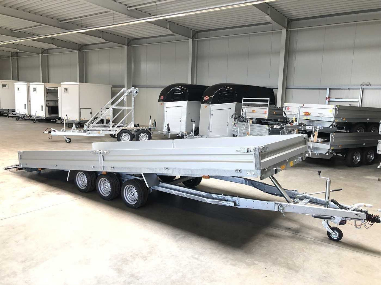VARIANT 3500 U6 3-Achser Maschinentransporter - Trailer: picture 2 VARIANT 3500 U6 3-Achser Maschinentransporter - Trailer: picture 2
