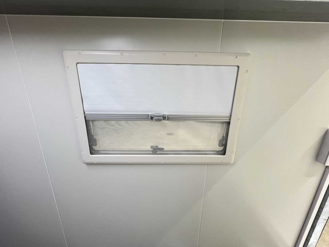 VEZEKO TK D 27.45 Camp Kofferanhänger - Caravan: picture 5 VEZEKO TK D 27.45 Camp Kofferanhänger - Caravan: picture 5