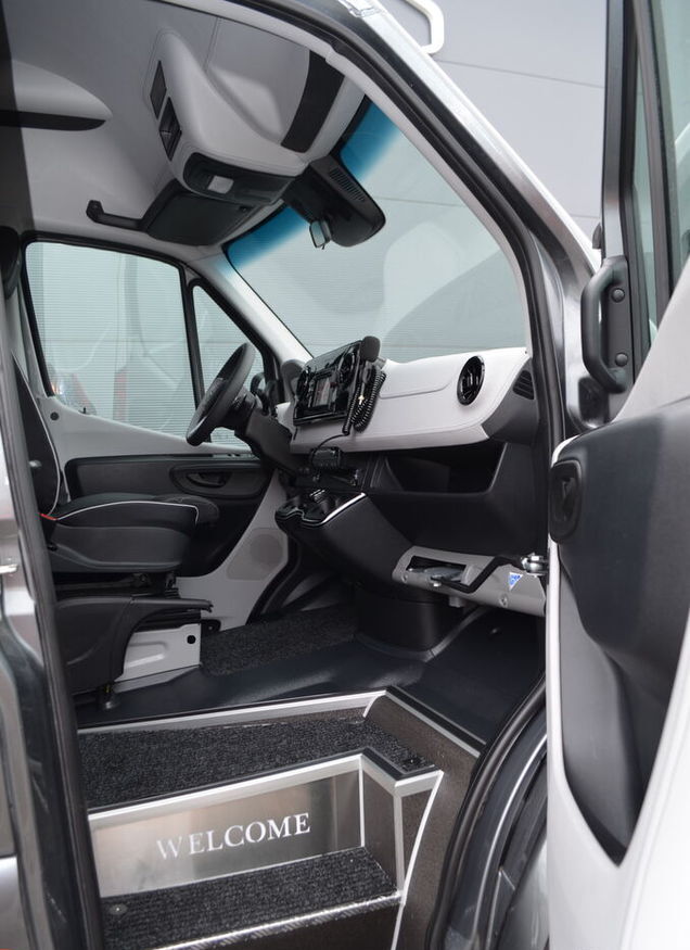Minibus, Passenger van MERCEDES-BENZ Sprinter 519 4x4 high and low drive: picture 11
