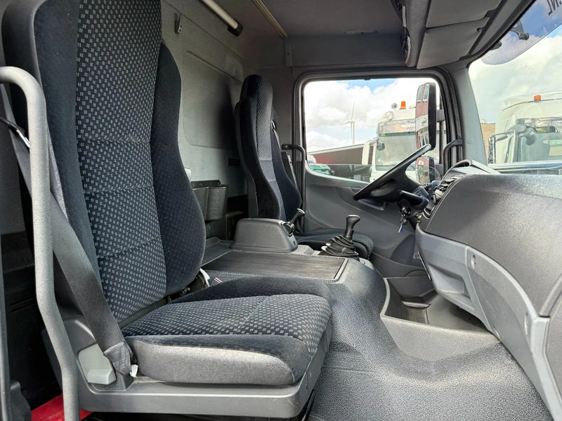 Mercedes-Benz Atego 1224 Atego 1224L 4X2 Schaltgetriebe / Schiebeplane + LBW / Euro5 / Holland Truck - Curtainsider truck: picture 4 Mercedes-Benz Atego 1224 Atego 1224L 4X2 Schaltgetriebe / Schiebeplane + LBW / Euro5 / Holland Truck - Curtainsider truck: picture 4