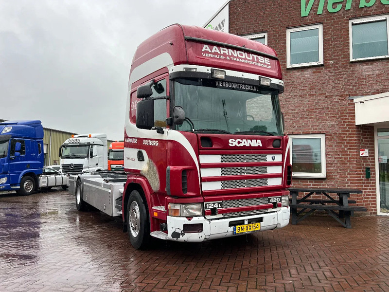 Scania R124-420 124-420 4X2 TOPLINE MANUAL RETARDER - Container transporter/ Swap body truck: picture 1 Scania R124-420 124-420 4X2 TOPLINE MANUAL RETARDER - Container transporter/ Swap body truck: picture 1
