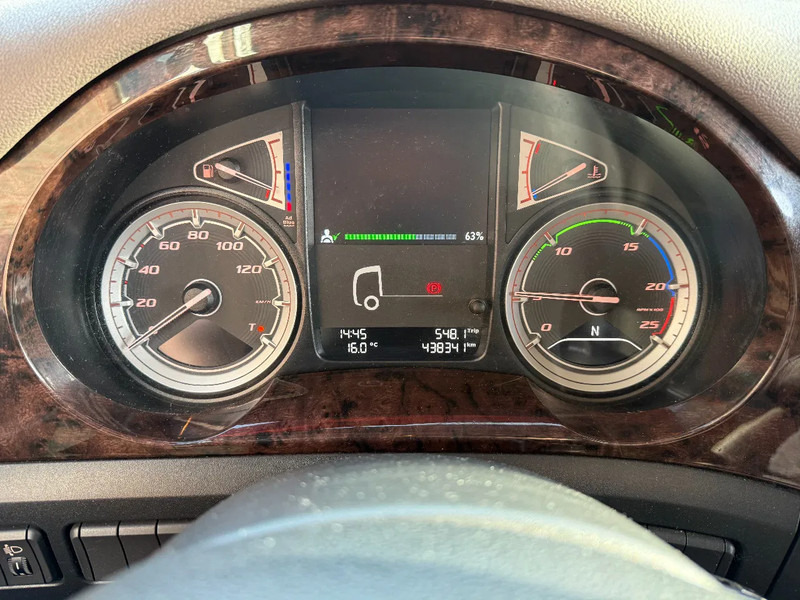 DAF CF 410 CF410 4X2 Spacecab / 1.05m schotelhoogte / Origineel 438.341km / TOP STAAT - Tractor unit: picture 3 DAF CF 410 CF410 4X2 Spacecab / 1.05m schotelhoogte / Origineel 438.341km / TOP STAAT - Tractor unit: picture 3