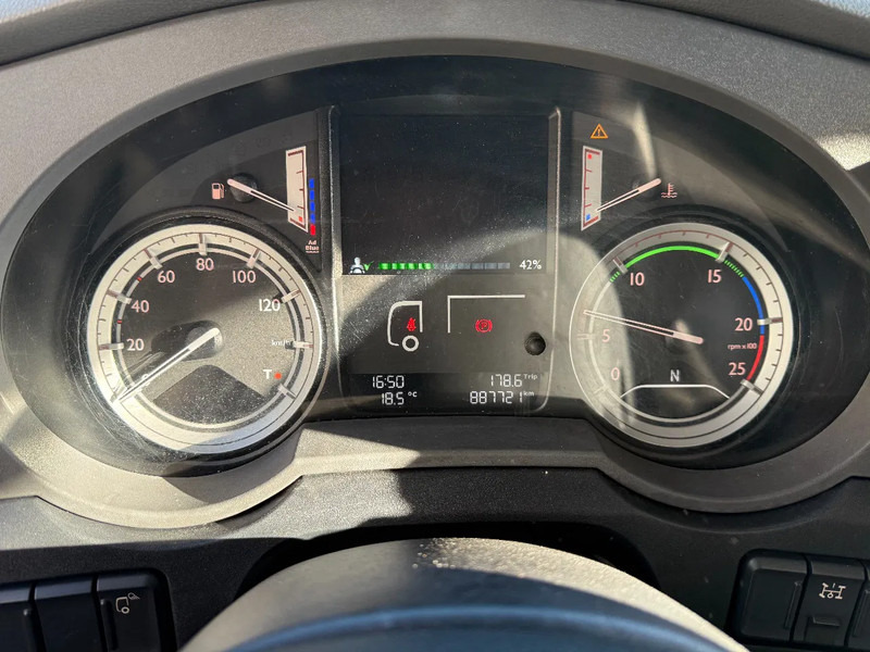 DAF XF 460 XF460 4x2 SSC / 2X Tank / only 887.721km / Holland Truck - Tractor unit: picture 5 DAF XF 460 XF460 4x2 SSC / 2X Tank / only 887.721km / Holland Truck - Tractor unit: picture 5
