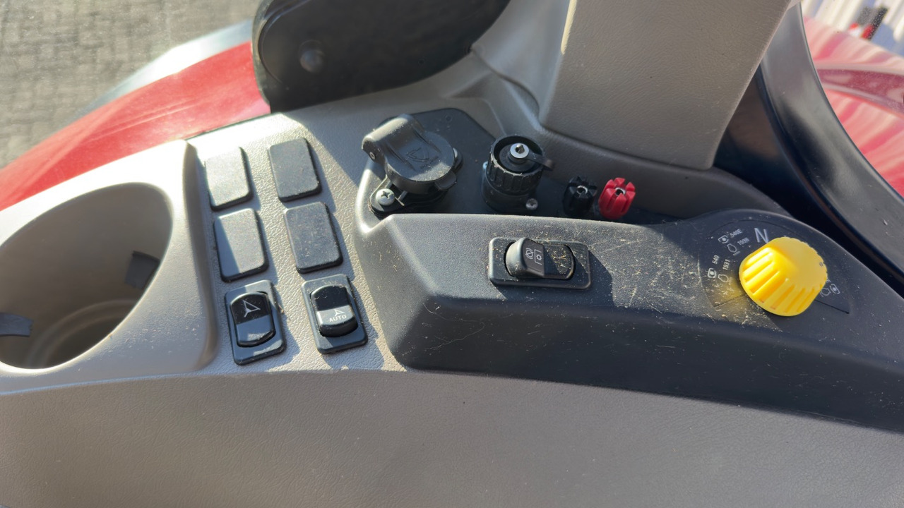 Case IH Puma 240 CVX RTK - Farm tractor: picture 5 Case IH Puma 240 CVX RTK - Farm tractor: picture 5