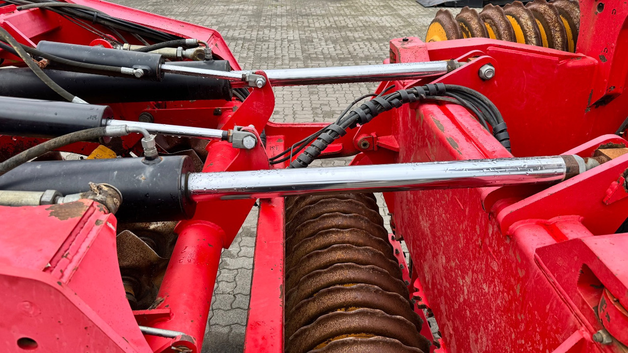 Leasing of Väderstad Carrier 1225 # CrossCutter#neue Steelrunner Väderstad Carrier 1225 # CrossCutter#neue Steelrunner: picture 15 Leasing of Väderstad Carrier 1225 # CrossCutter#neue Steelrunner Väderstad Carrier 1225 # CrossCutter#neue Steelrunner: picture 15