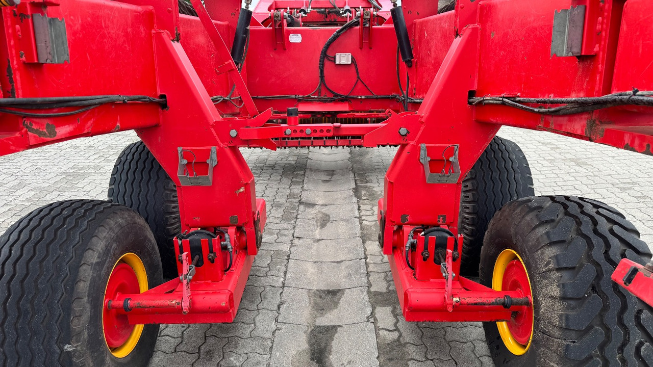 Leasing of Väderstad Carrier 1225 # CrossCutter#neue Steelrunner Väderstad Carrier 1225 # CrossCutter#neue Steelrunner: picture 11 Leasing of Väderstad Carrier 1225 # CrossCutter#neue Steelrunner Väderstad Carrier 1225 # CrossCutter#neue Steelrunner: picture 11