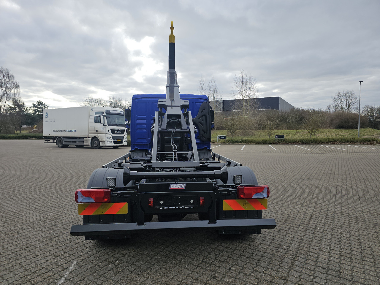 Hook lift truck MAN TGL 12.190 BL: picture 17