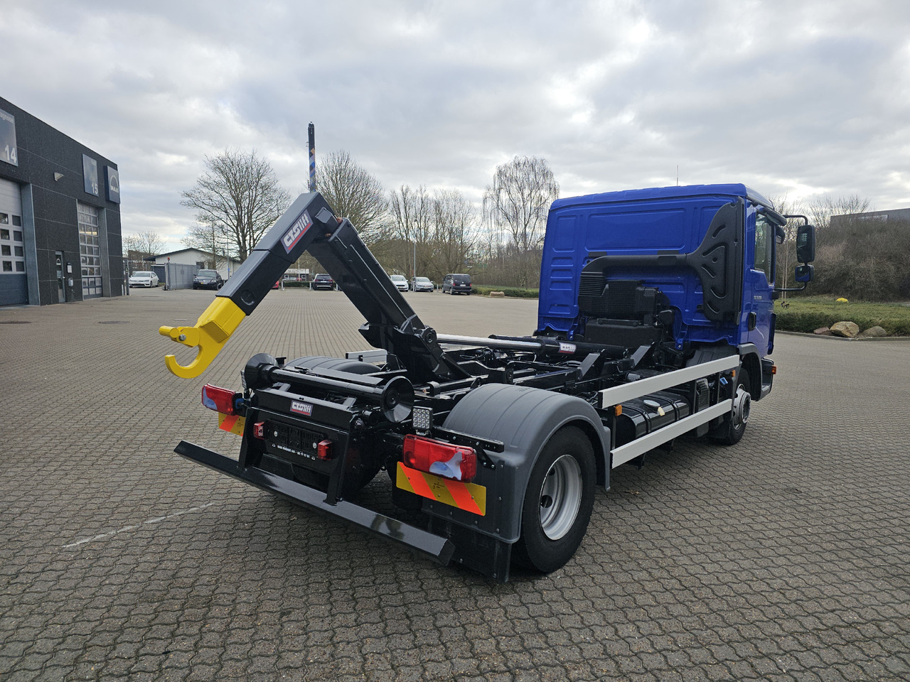 Hook lift truck MAN TGL 12.190 BL: picture 23