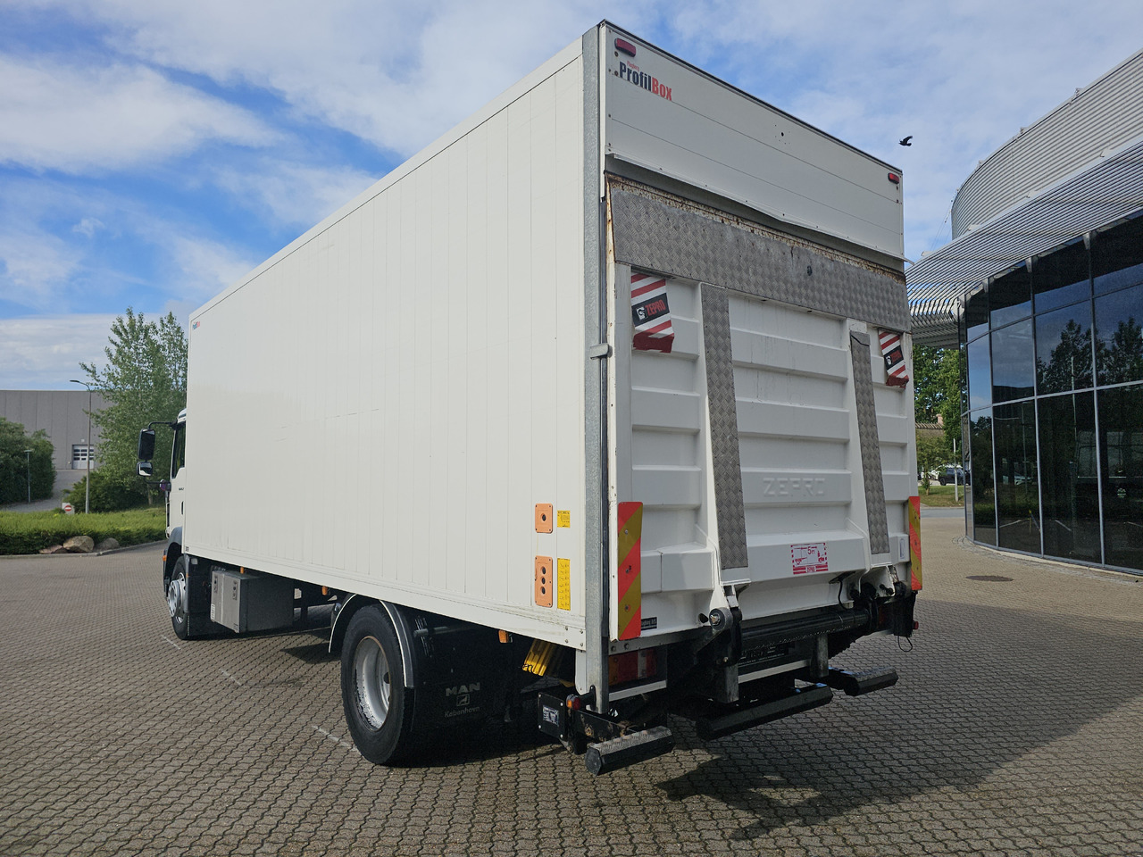 MAN TGM 18.290 - Box truck: picture 3 MAN TGM 18.290 - Box truck: picture 3