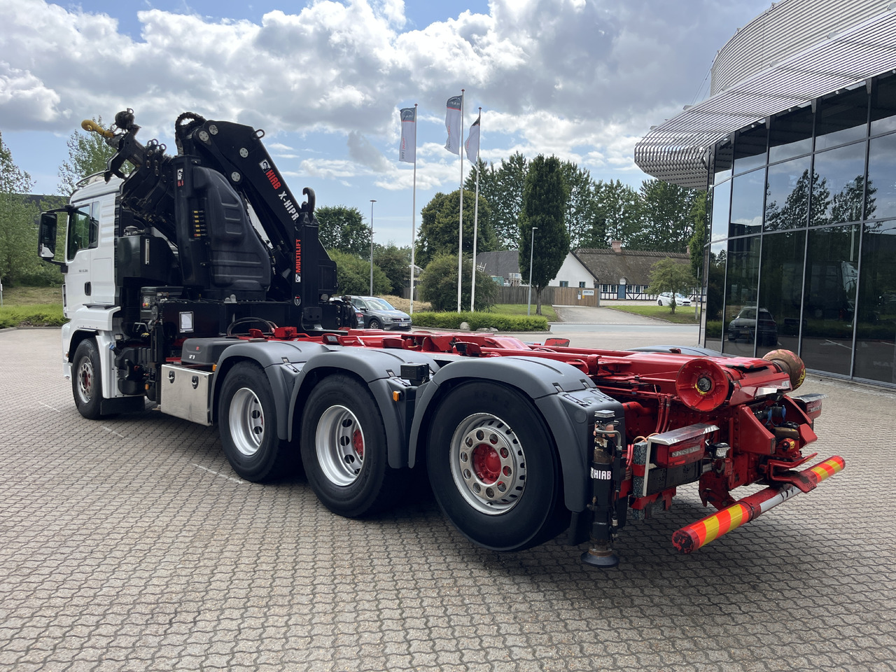 MAN TGS 35.500 8x4 - Container transporter/ Swap body truck, Crane truck: picture 3 MAN TGS 35.500 8x4 - Container transporter/ Swap body truck, Crane truck: picture 3