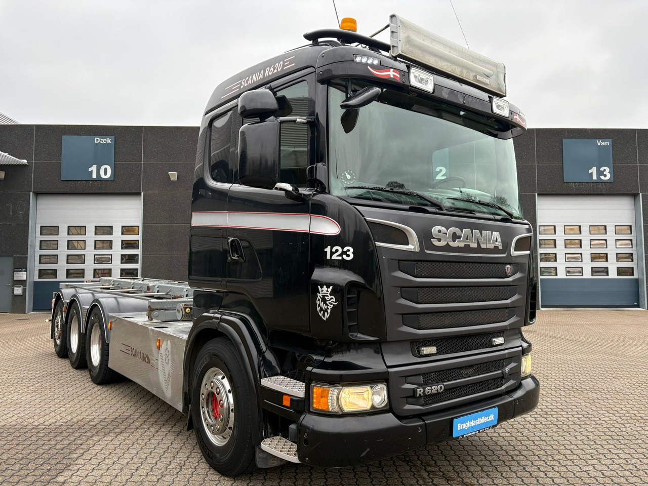 Scania R620 V8 8x4 - Container transporter/ Swap body truck: picture 2 Scania R620 V8 8x4 - Container transporter/ Swap body truck: picture 2