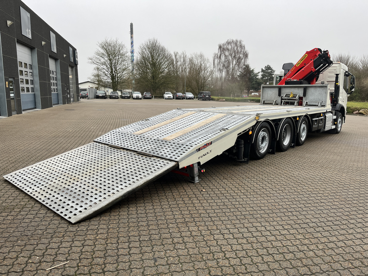 Volvo FM500 - Autotransporter truck, Crane truck: picture 3 Volvo FM500 - Autotransporter truck, Crane truck: picture 3