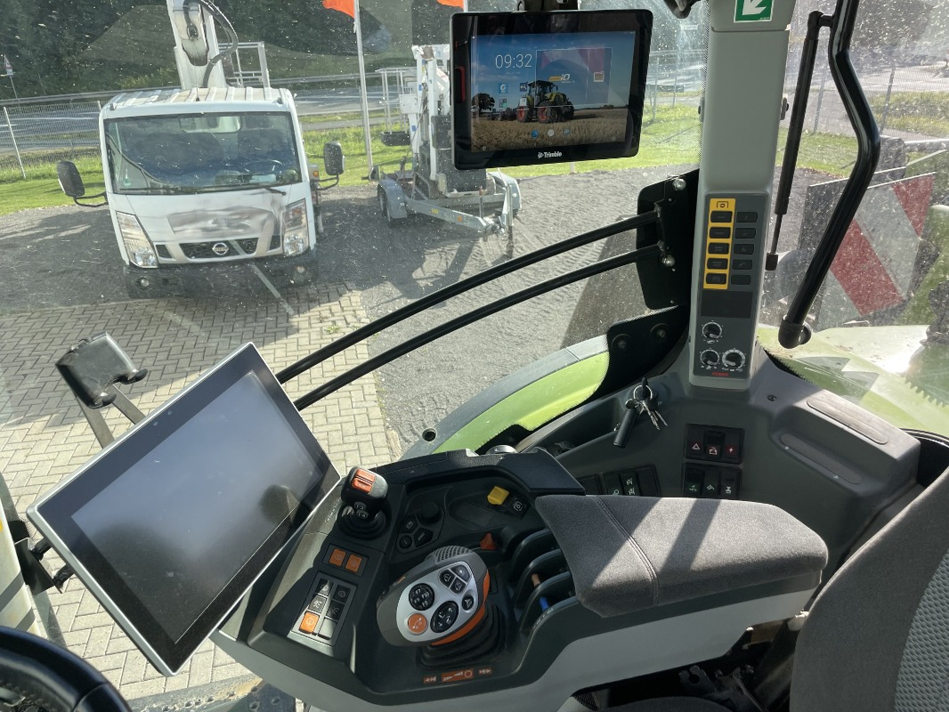 CLAAS Arion 660 CMATIC - Farm tractor: picture 5 CLAAS Arion 660 CMATIC - Farm tractor: picture 5