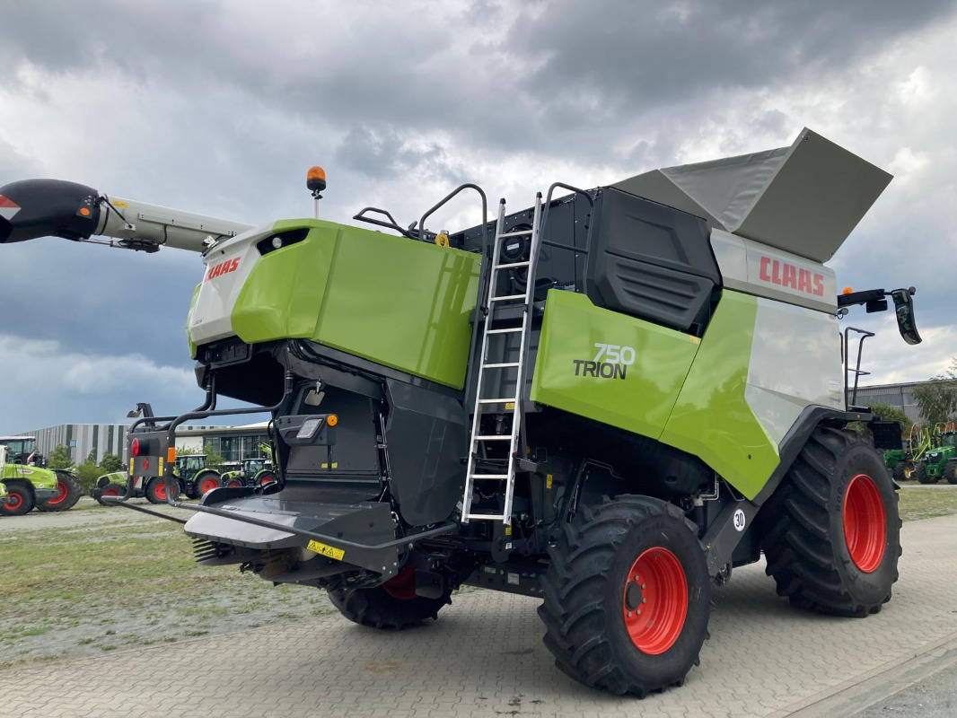 Leasing of CLAAS Trion 750 CLAAS Trion 750: picture 6