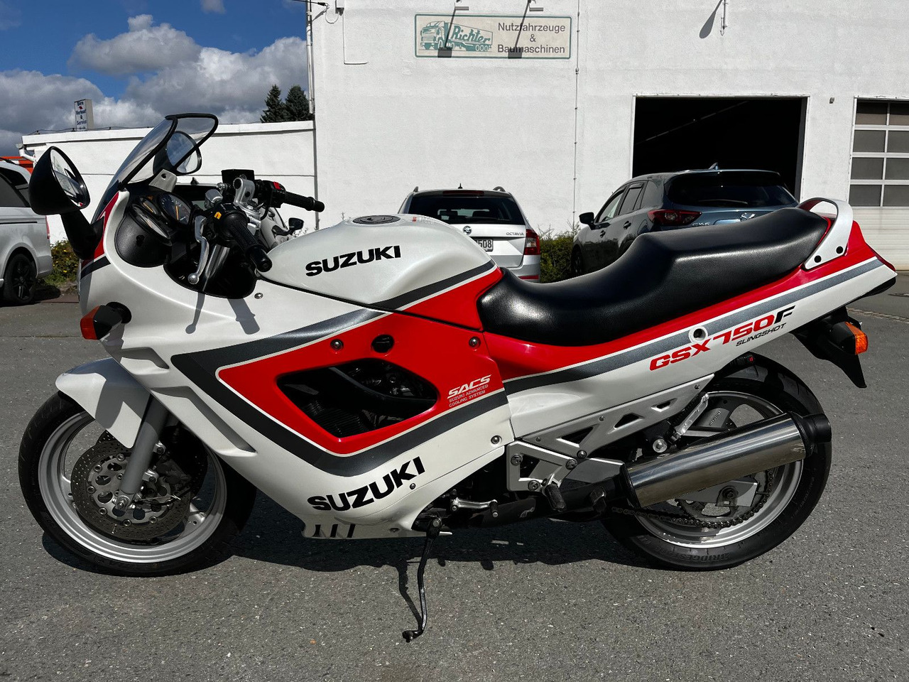 Suzuki GSX 750 - Motorcycle: picture 1 Suzuki GSX 750 - Motorcycle: picture 1