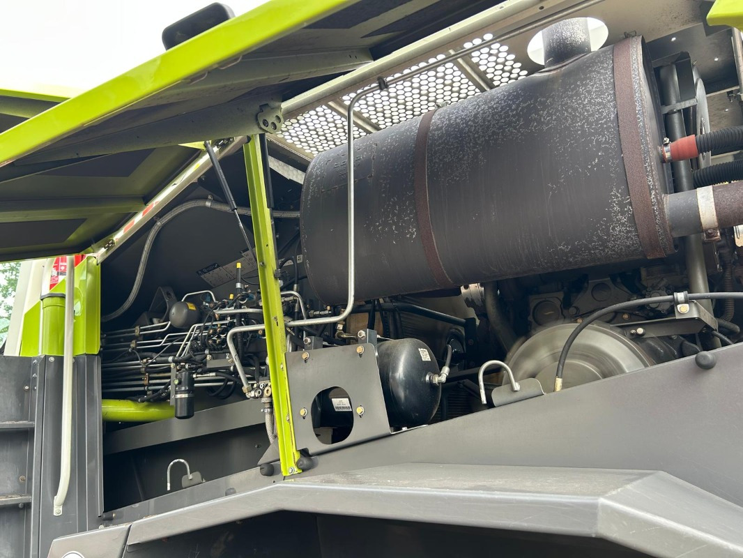 Harvester CLAAS Jaguar 890 mit Kemper 360 und PU: picture 17