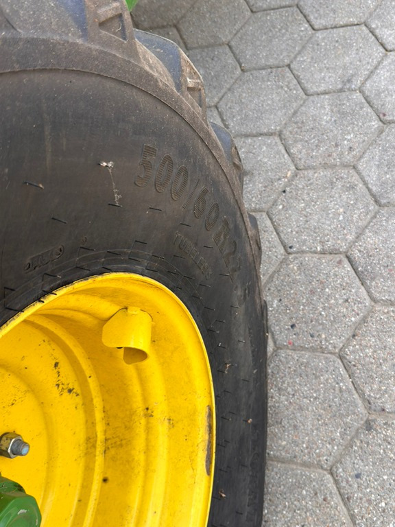 John Deere V461R - Bale wrapper: picture 2 John Deere V461R - Bale wrapper: picture 2