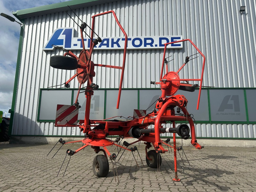 Kuhn GF 502 - Tedder/ Rake: picture 1 Kuhn GF 502 - Tedder/ Rake: picture 1