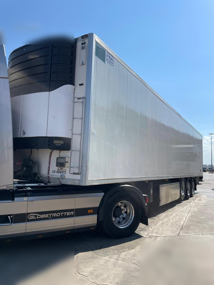 CARMOSINO - Refrigerator semi-trailer: picture 1 CARMOSINO - Refrigerator semi-trailer: picture 1