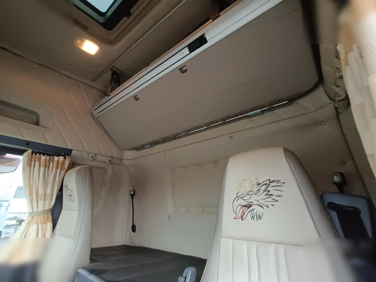 Tractor unit SCANIA R480: picture 6