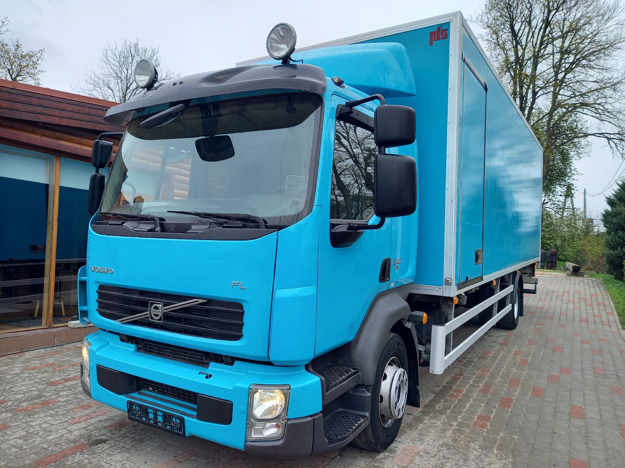 VOLVO FL, 4x2, 16000 KG. EEV - Box truck: picture 1 VOLVO FL, 4x2, 16000 KG. EEV - Box truck: picture 1