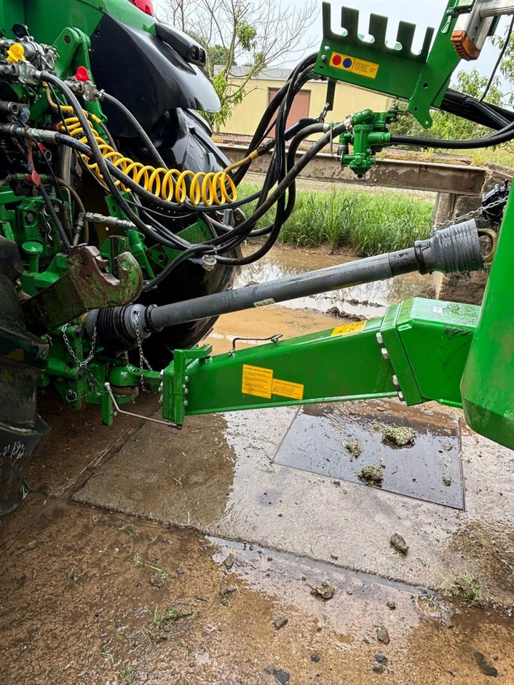 John Deere M952 I - Trailed sprayer: picture 2 John Deere M952 I - Trailed sprayer: picture 2