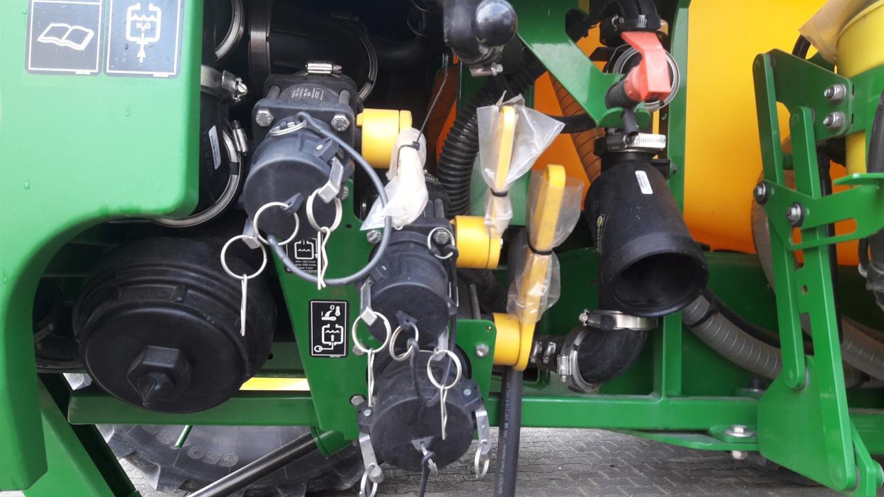 John Deere M952 I - Trailed sprayer: picture 4 John Deere M952 I - Trailed sprayer: picture 4