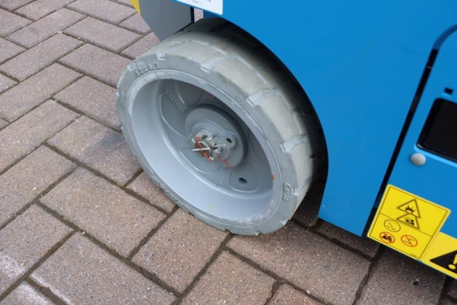 Scissor lift Genie GS1932 E-Drive New And Available Directly From Sto: picture 9