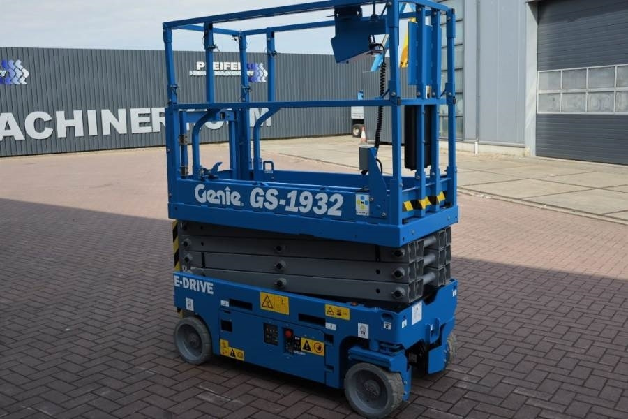 Scissor lift Genie GS1932 E-Drive New And Available Directly From Sto: picture 6
