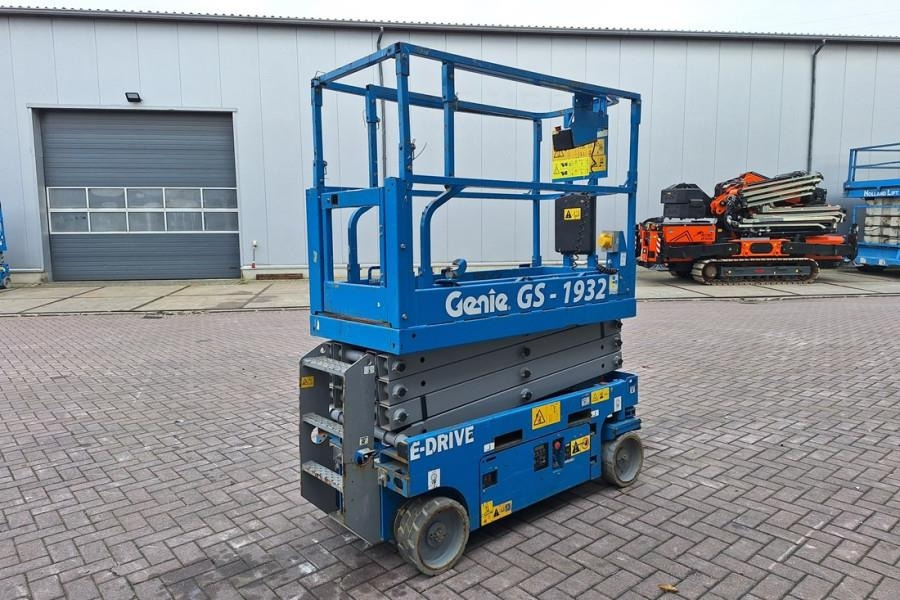 Genie GS1932 E-Drive Several In Stock, 8m Working Height - Scissor lift: picture 2 Genie GS1932 E-Drive Several In Stock, 8m Working Height - Scissor lift: picture 2