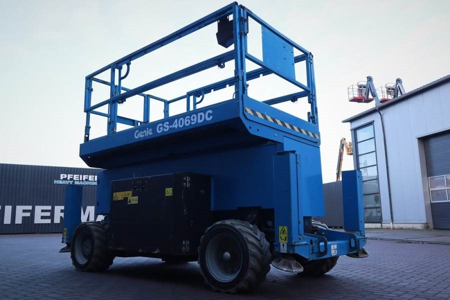 Scissor lift Genie GS4069 Electric, 14m Working Height, 363kg Capacit: picture 7