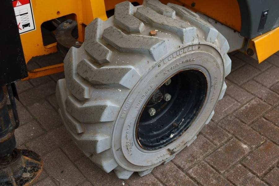 Scissor lift Haulotte Compact 12RTE Electric, 12m Working Height, 450kg: picture 14 Scissor lift Haulotte Compact 12RTE Electric, 12m Working Height, 450kg: picture 14