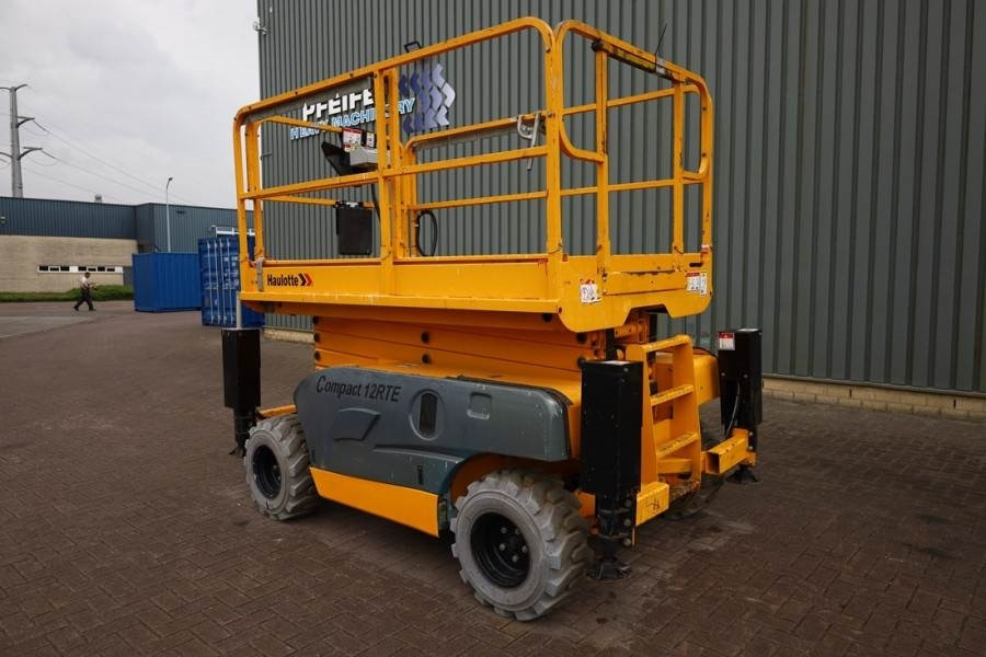 Scissor lift Haulotte Compact 12RTE Electric, 12m Working Height, 450kg: picture 9 Scissor lift Haulotte Compact 12RTE Electric, 12m Working Height, 450kg: picture 9