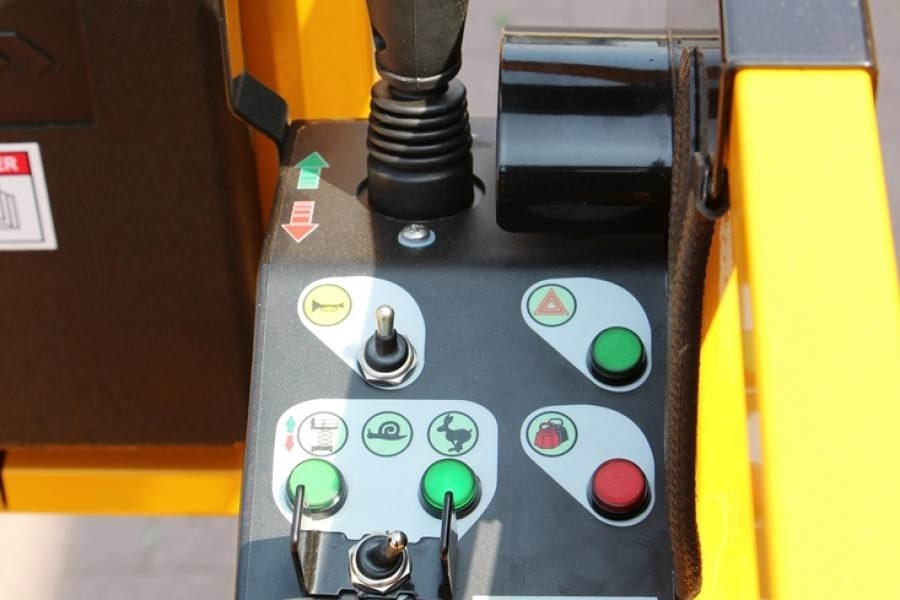 Haulotte Compact 8 Valid inspection, *Guarantee! Electric, - Scissor lift: picture 5 Haulotte Compact 8 Valid inspection, *Guarantee! Electric, - Scissor lift: picture 5