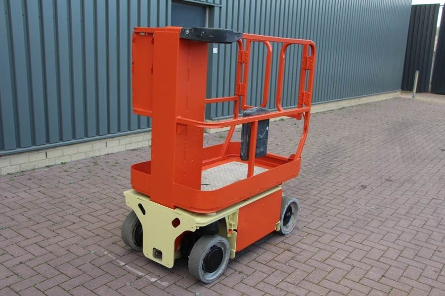JLG 1230 ES Electric, 5.6m Working height, Non Marking - Articulated boom: picture 1 JLG 1230 ES Electric, 5.6m Working height, Non Marking - Articulated boom: picture 1