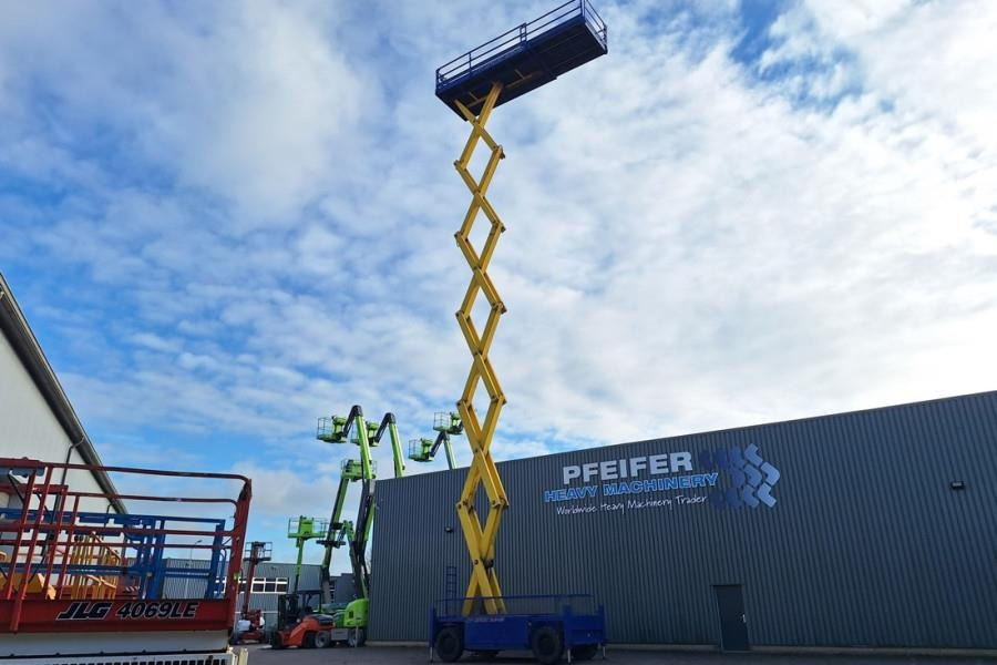 JLG 245-25 Diesel, 4x4 Drive, 26m Working Height, 750k - Scissor lift: picture 3 JLG 245-25 Diesel, 4x4 Drive, 26m Working Height, 750k - Scissor lift: picture 3