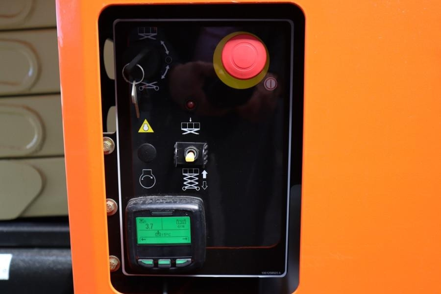 JLG ERT3369 Unused, Diesel, 12m Working Height, 454kg - Scissor lift: picture 4 JLG ERT3369 Unused, Diesel, 12m Working Height, 454kg - Scissor lift: picture 4