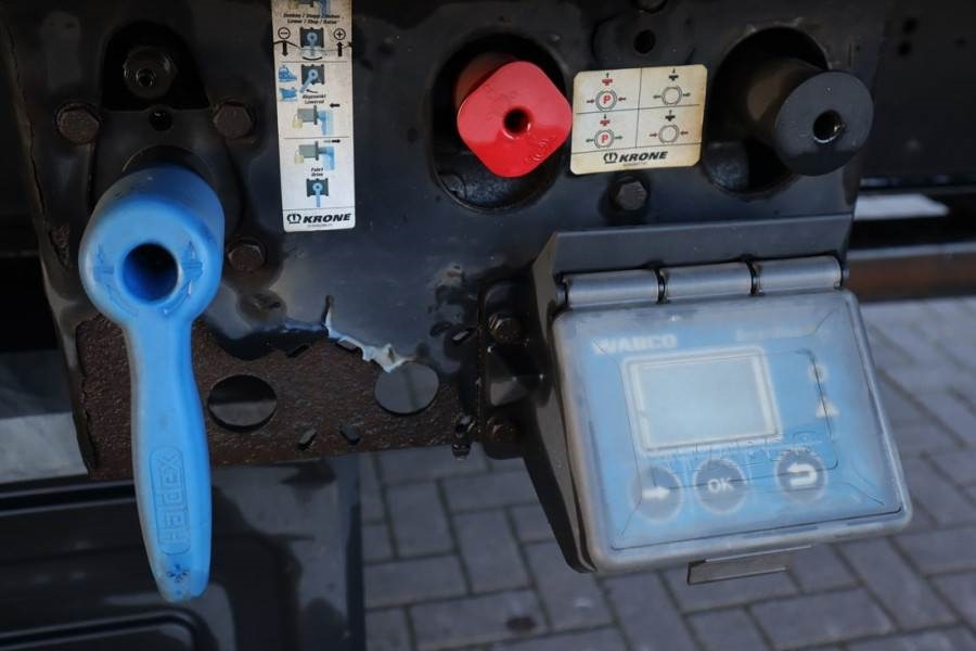 Krone SD Dutch Registration, 3-Axle, Lift Axle, Air Susp - Curtainsider trailer: picture 5 Krone SD Dutch Registration, 3-Axle, Lift Axle, Air Susp - Curtainsider trailer: picture 5